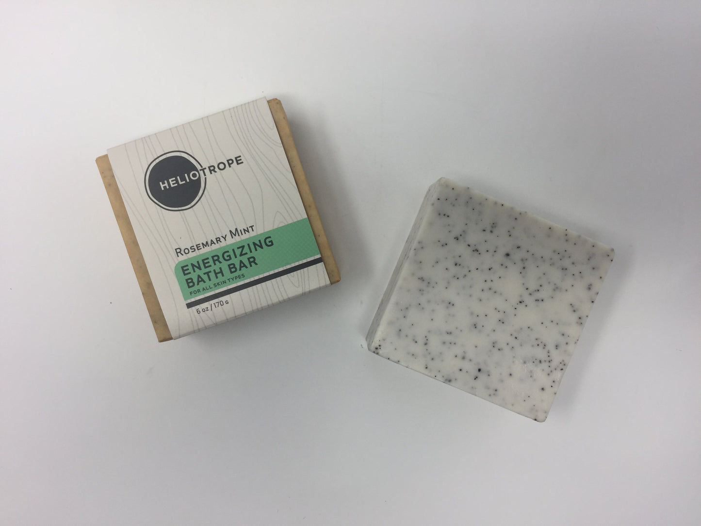 Creamy lather, all-natural ingredients, and essential oils of rosemary & mint lift the spirits and get you ready for the new day.