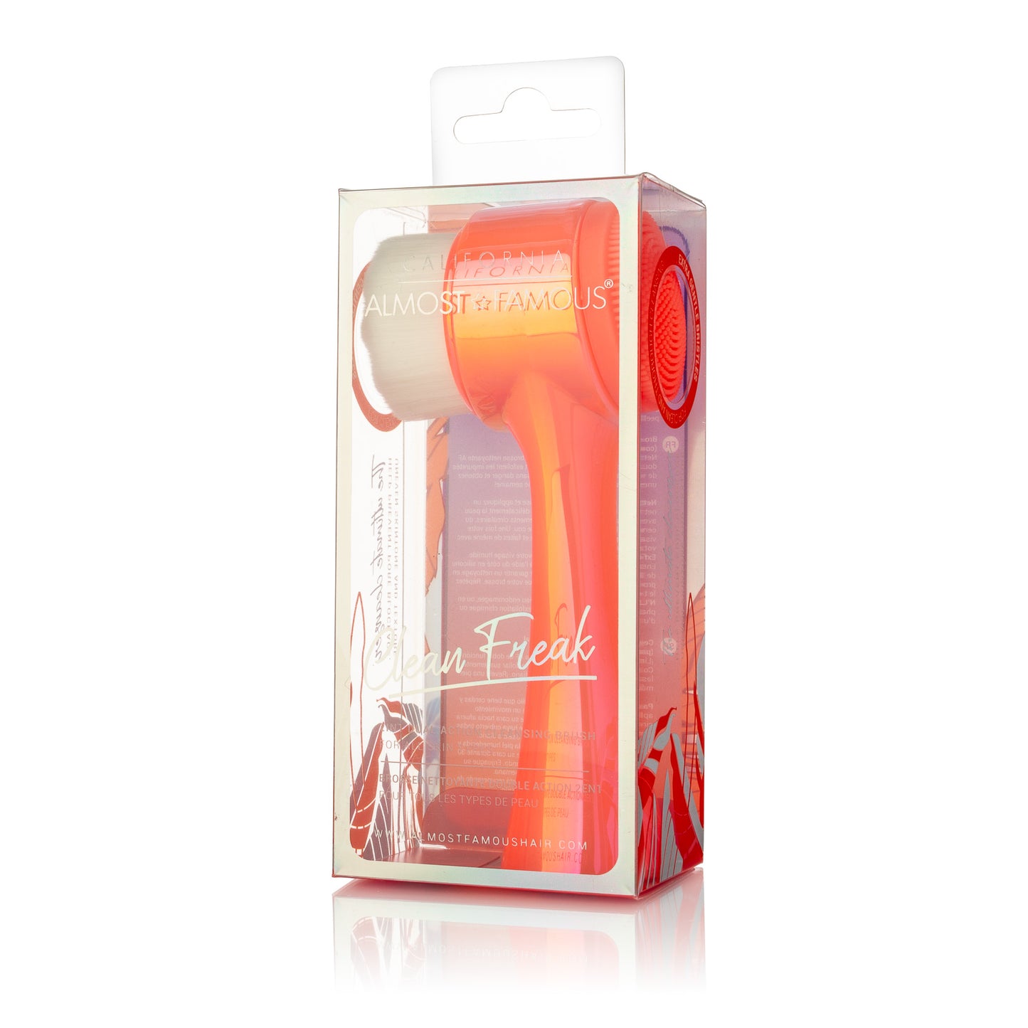 The 2in1 brush lightly cleanses your oily T-Zone with 550,000 soft microfiber bristles