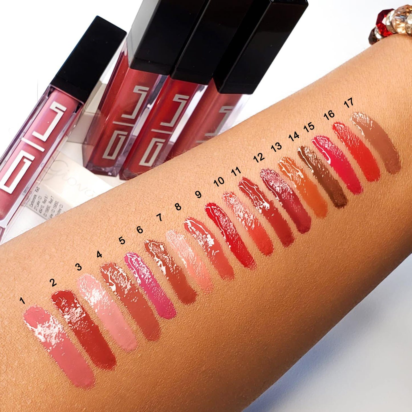 Smooth application and all day luster