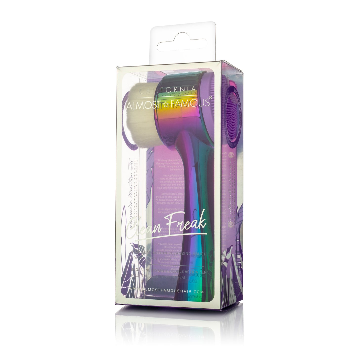 The 2in1 brush lightly cleanses your oily T-Zone with 550,000 soft microfiber bristles