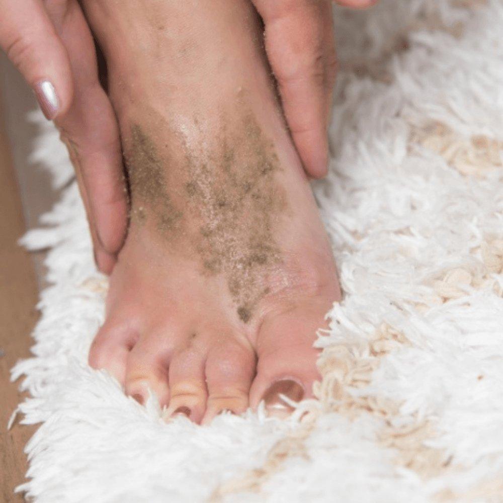 Exfoliates and detoxifies
Nourishes and moisturizes dry skin
Removes dead skin
Promotes circulation