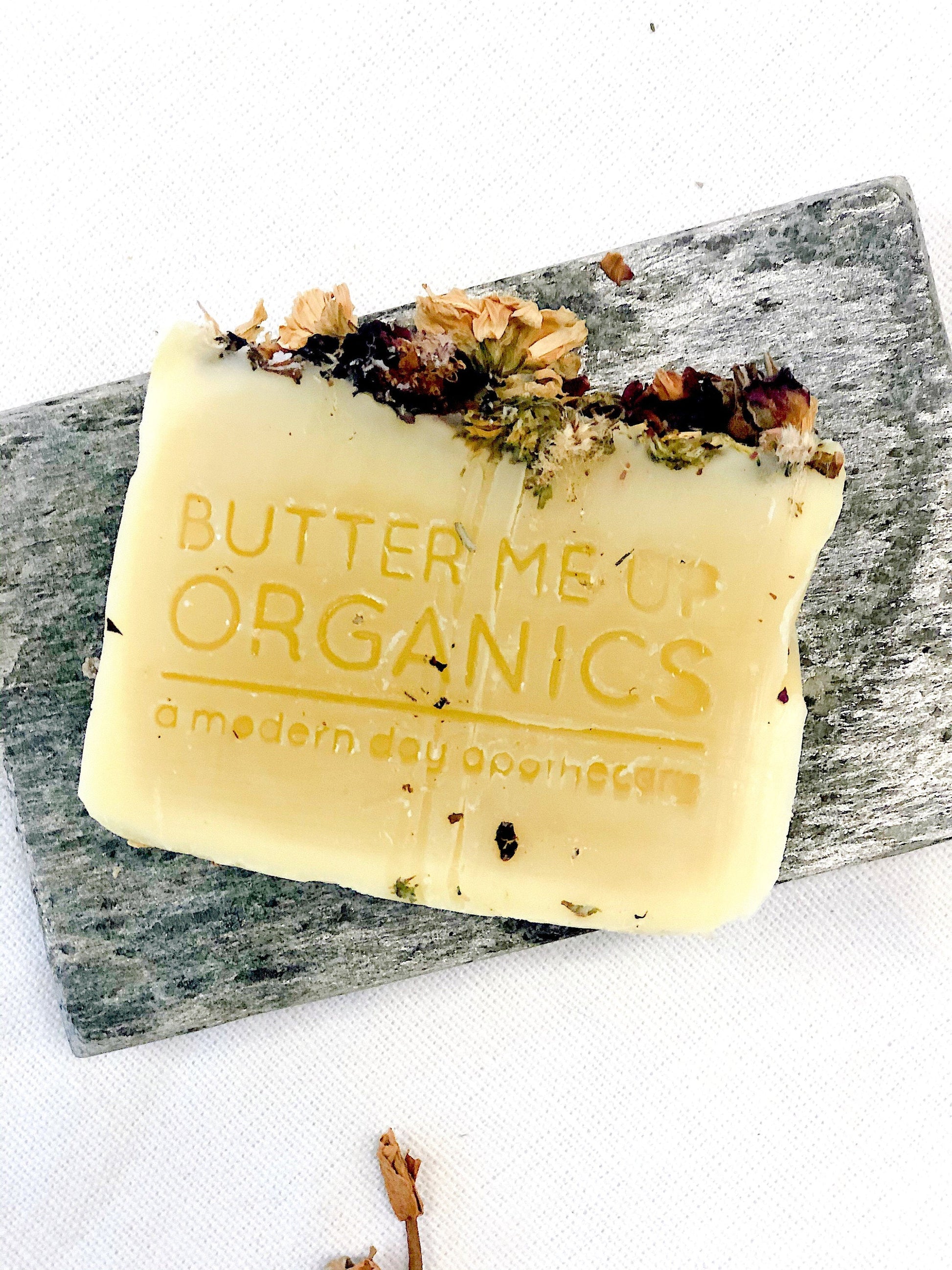 This sultry bar is essential oil scented with jasmine, lavender, and rose.