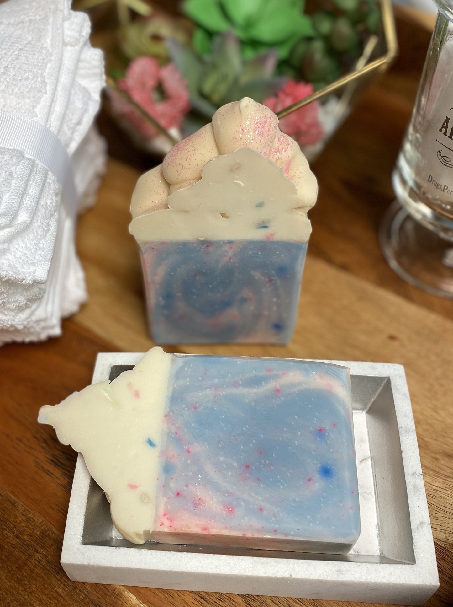 Enjoy this Sweet Cotton candy-scented soap