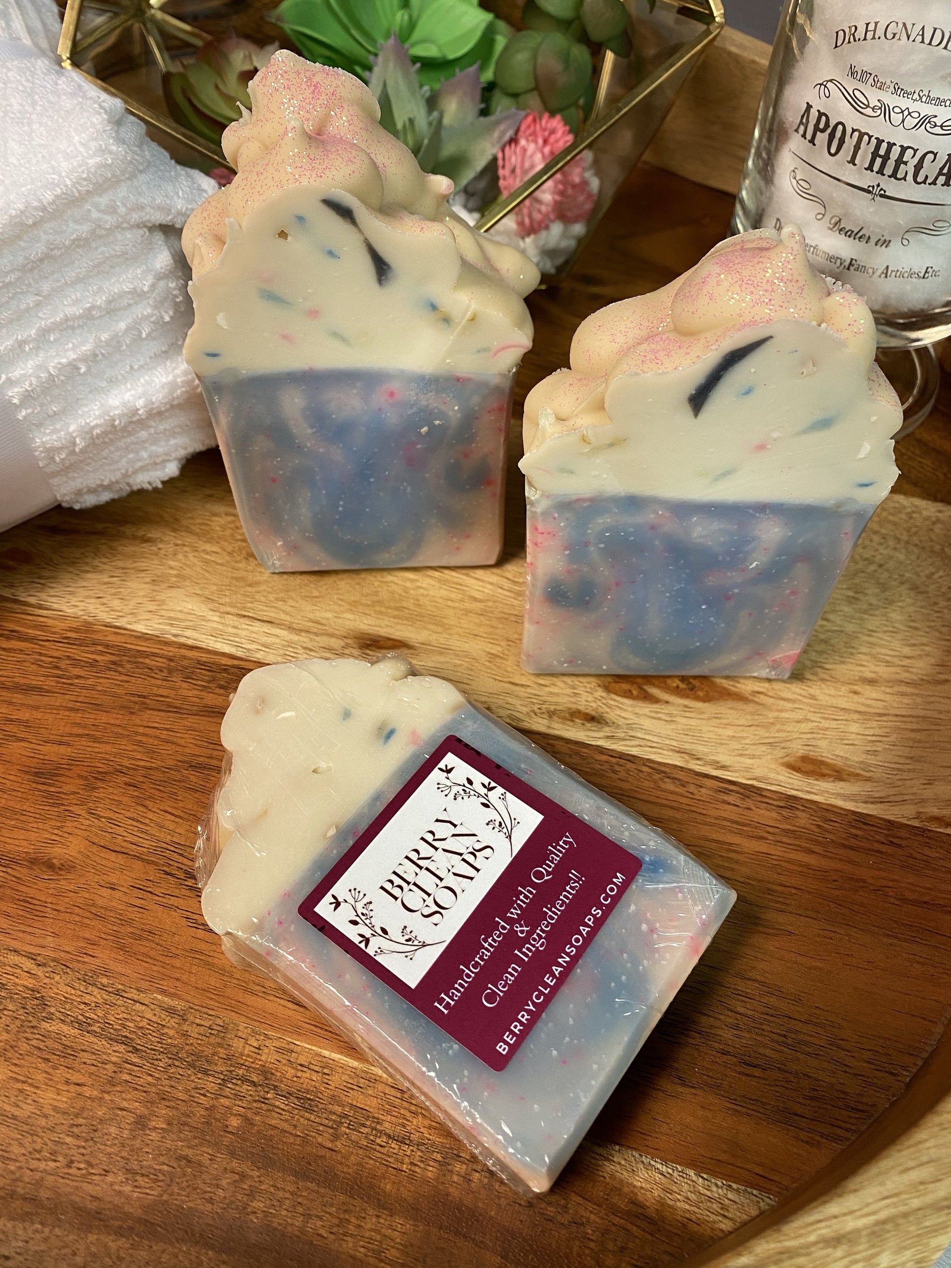 Enjoy this Sweet Cotton candy-scented soap